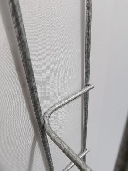 Comprimento da treliça 29 cm, profundidade 5 cm, tamanho da malha 5 x 10 cm