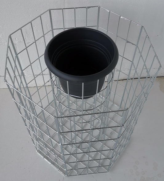 Achthoekige bloemenzuil, hoogte 62 cm, MW 5 x 10 cm, thermisch verzinkt incl. pot