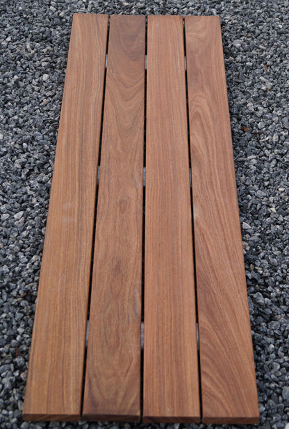 Gabionbänk med 3 spiralgabioner av Cumaru-trä, 205 cm lång x 60 cm hög x 37 cm djup, galvaniserad, MW 5 x 5 cm