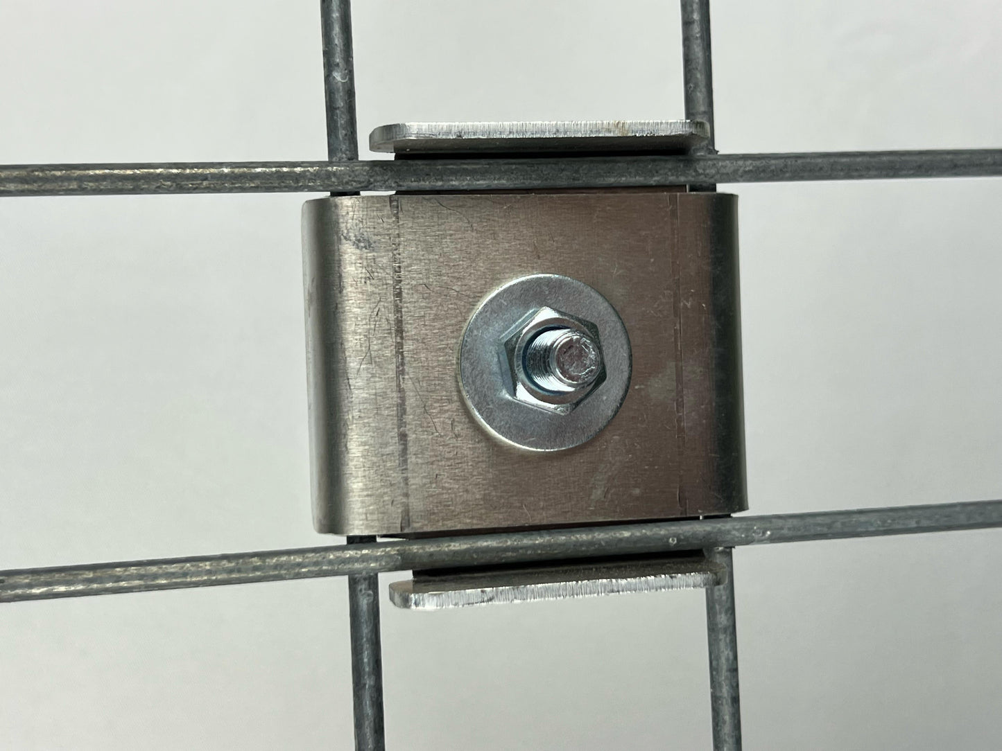 2er Set KLAMMER mit ZAUNHALTER 5 x 5 Zaun-Halter Gabione, Aluminium